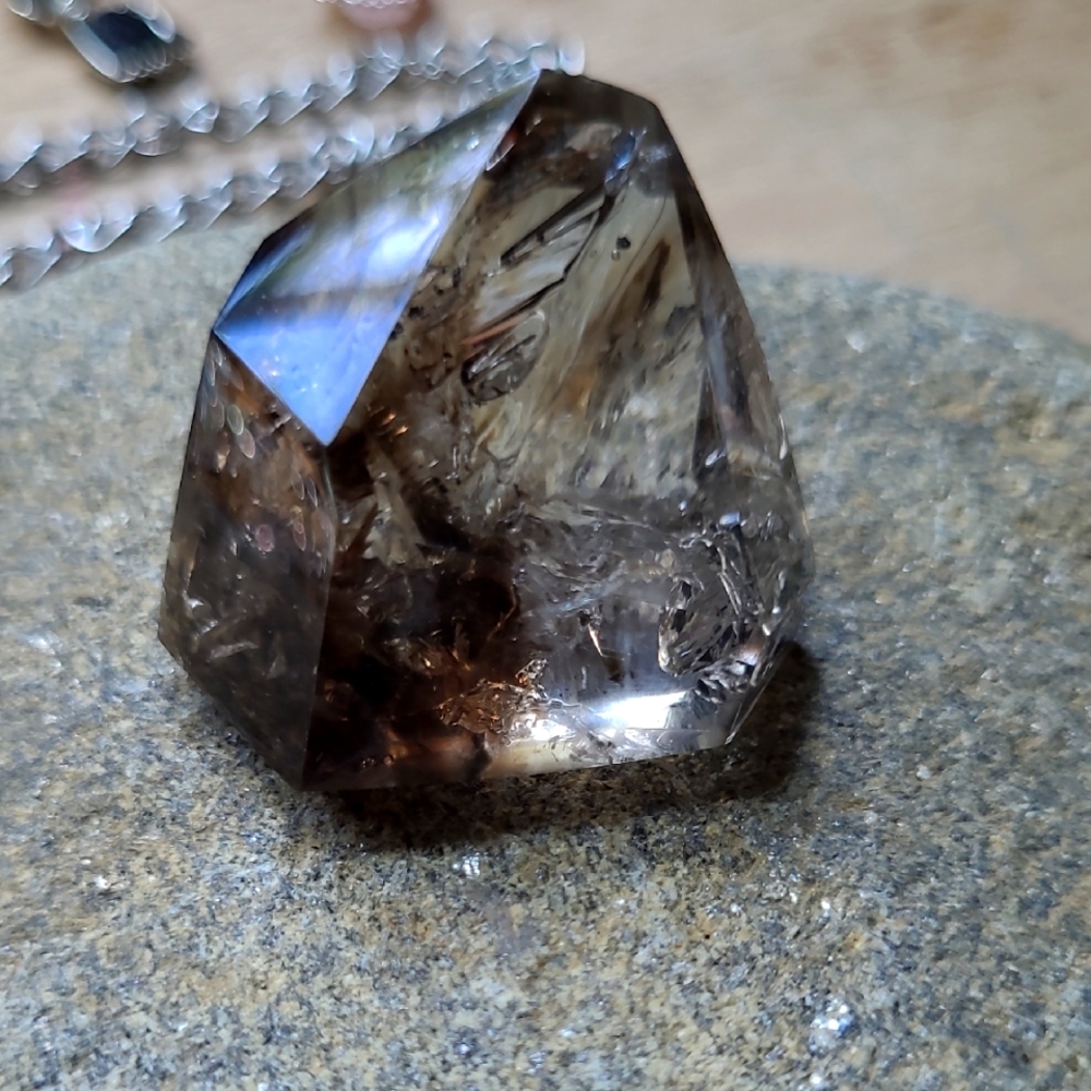 Incredible Smoky Enhydro